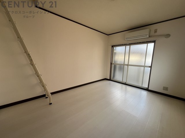 居室・リビング　ロフト付きです