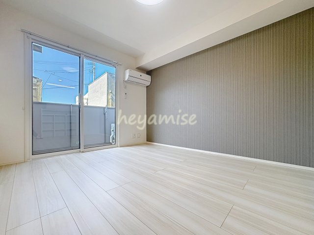 居室・リビング　写真は別号室