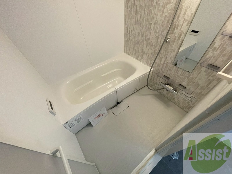 バス・シャワールーム　お風呂になります。一日の疲れを癒してくださいね。