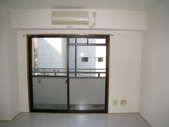 居室・リビング　※別部屋の写真です