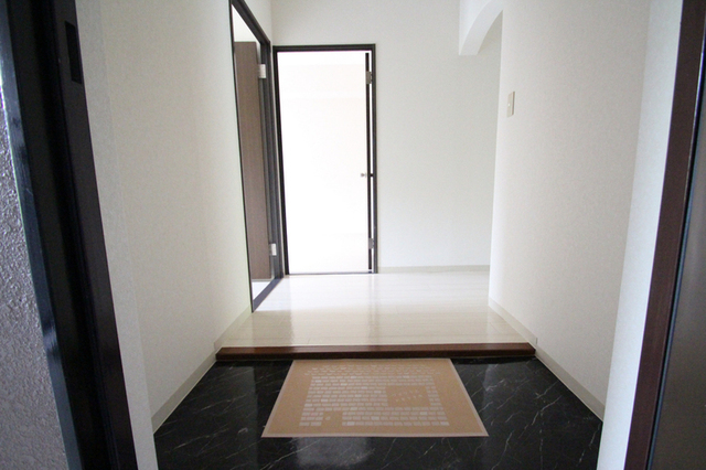 玄関　※別室のお写真です。