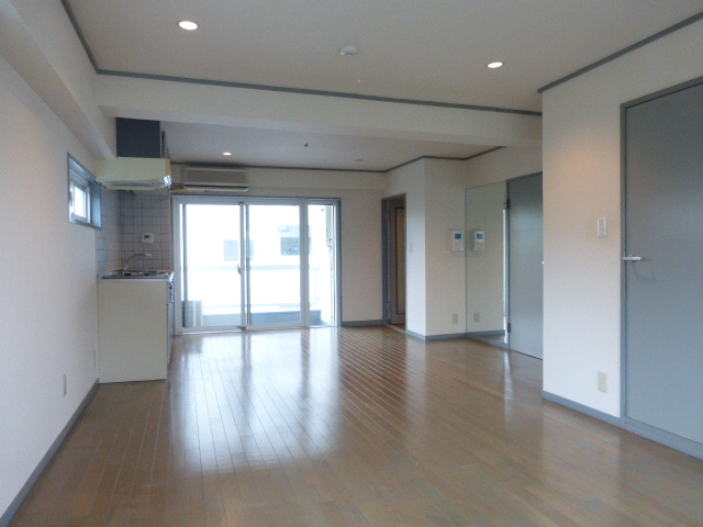 居室・リビング　内観