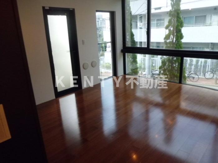 居室・リビング　居間です