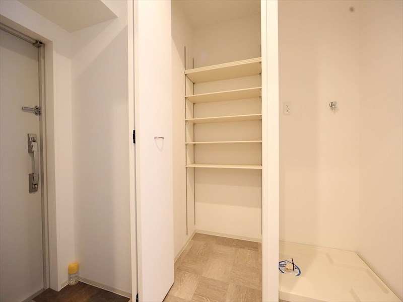 玄関　玄関　シューズボックス付（収納充実してます）