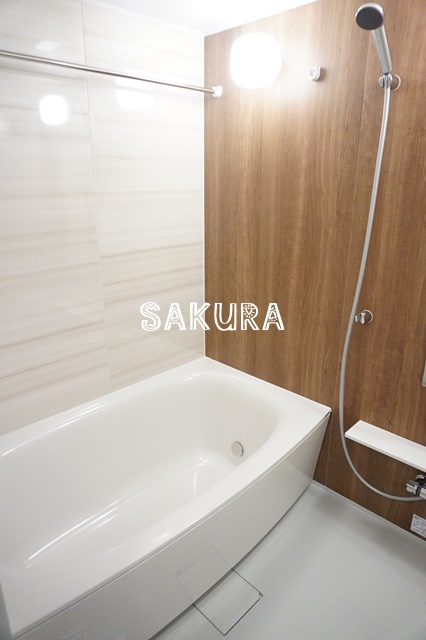 バス・シャワールーム　ご家族や長時間入浴に便利な追い炊き機能付きです♪