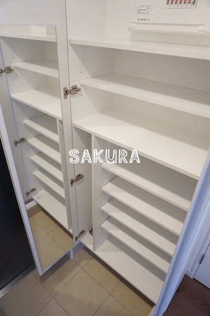 玄関　大容量のシューズボックス♪