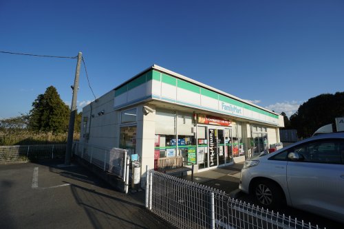 コンビニ　ファミリーマート千葉高田町店（コンビニ）まで856m