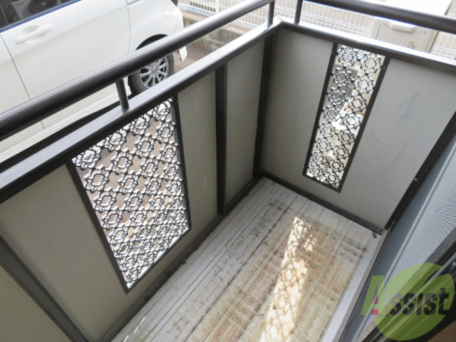 バルコニー　バルコニーは洗濯物を干すスペースが確保されていました。