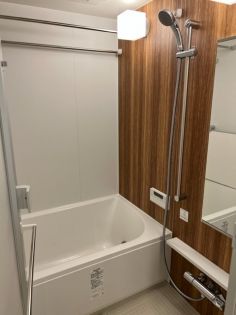 バス・シャワールーム　※別部屋の参考写真です。