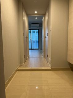 玄関　※別部屋の参考写真です。