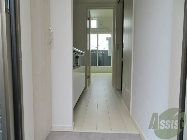 玄関　玄関からの様子を撮影してみました。動線になります。