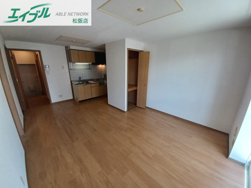 居室・リビング　同物件別室の写真です。