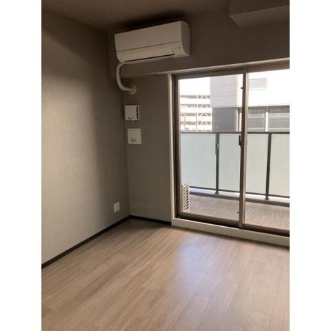 居室・リビング　室内