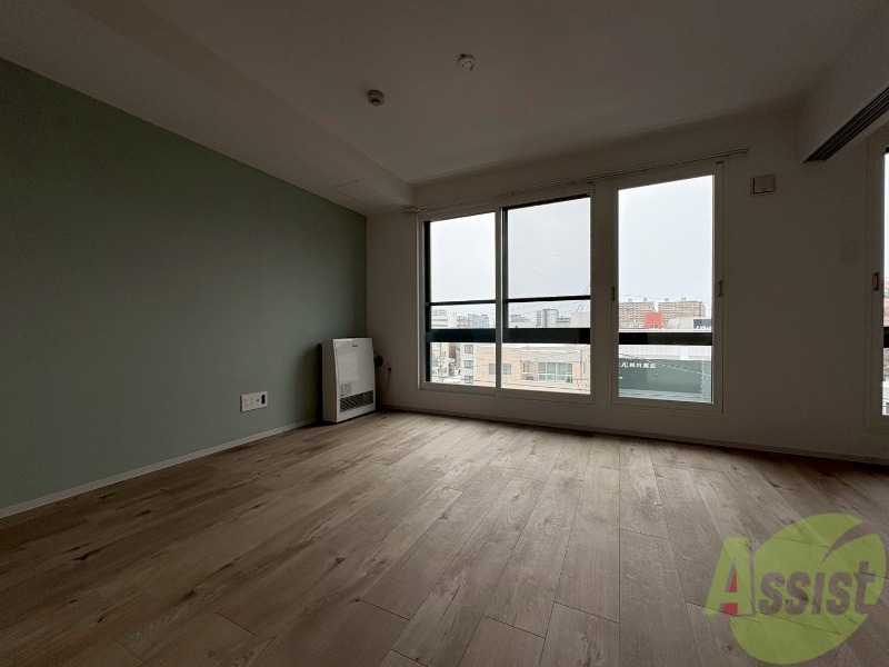 居室・リビング　日当たり良く広々したリビングで快適に過ごせます。