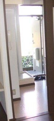 玄関　★洋室6帖★