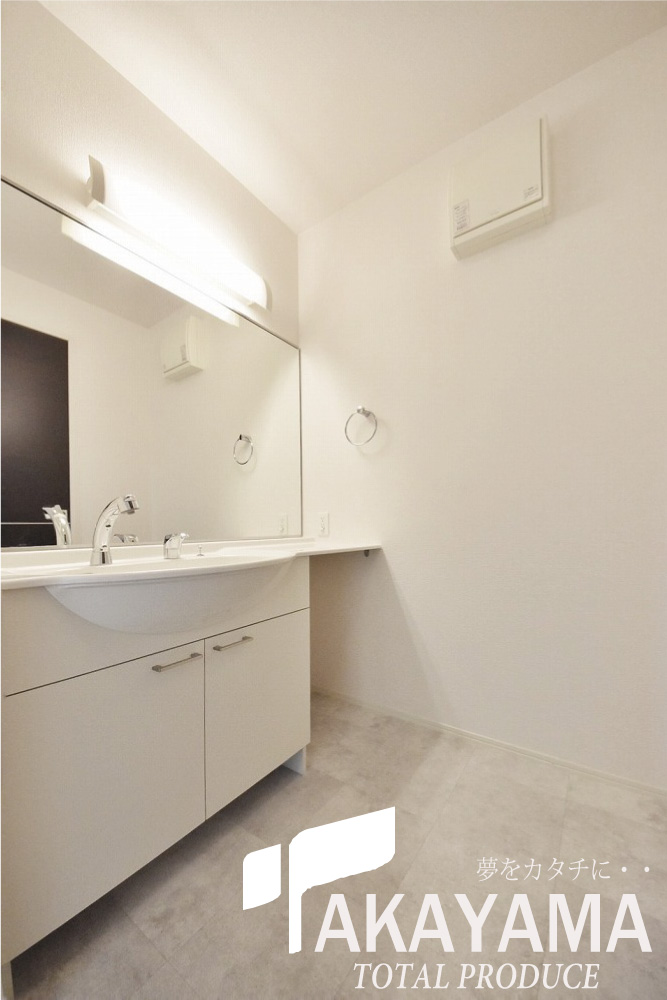 その他部屋・スペース　洗面、身支度がしやすいカウンタースペースあります★