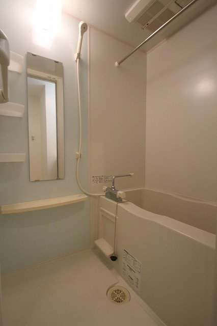 バス・シャワールーム　同物件別号室の写真です。