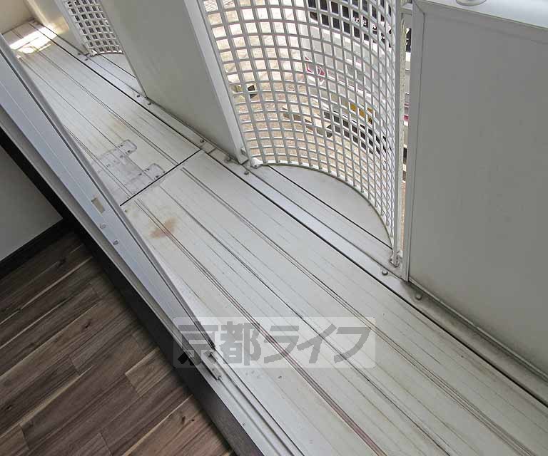 バルコニー　長～いバルコニー・