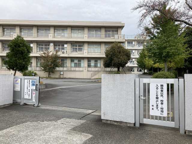 小学校　丘小学校（小学校）まで817m