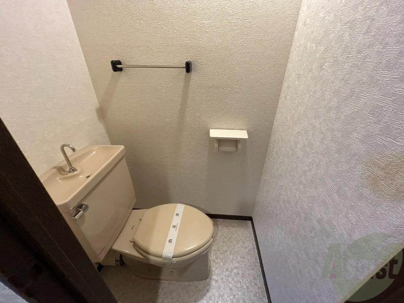 トイレ　こちらはトイレです。清潔感があり、安心して使用できます。