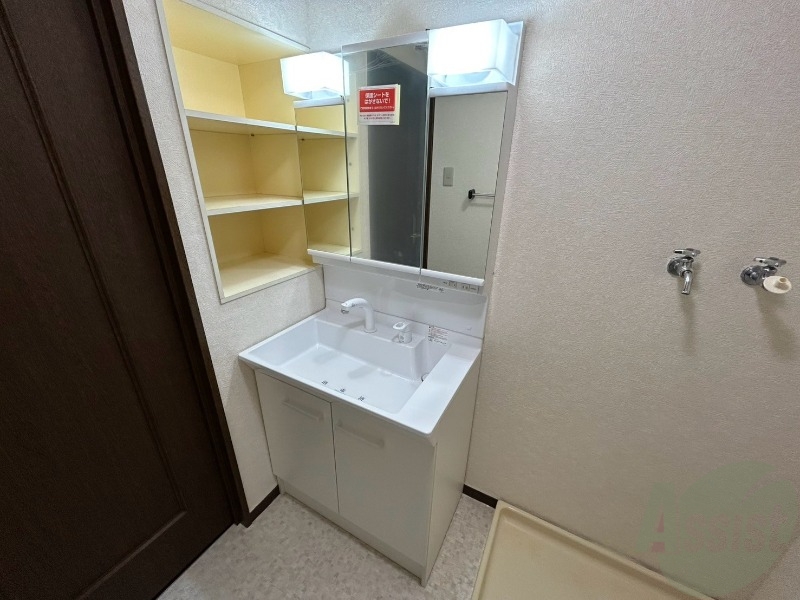 洗面設備　洗面台。身支度にはかかせないですよね～。