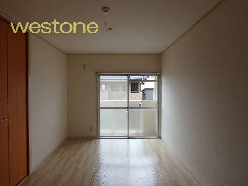 居室・リビング　９帖の洋室