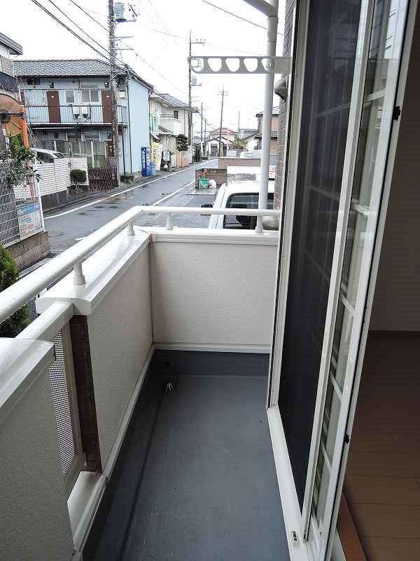 バルコニー　南東向きで日当たり良好です。