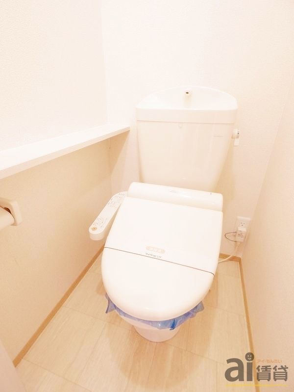 トイレ　※同仕様写真