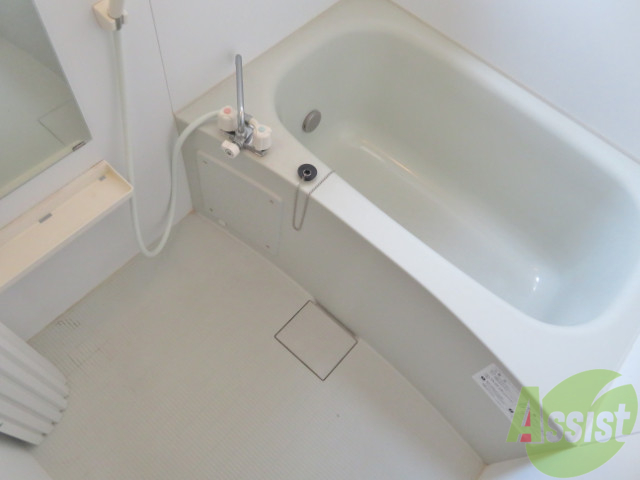 バス・シャワールーム　疲れた日は肩まで浸かることが出来ますね。