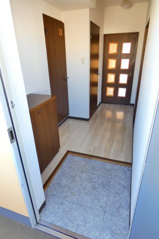 玄関　シューズボックスのある玄関です