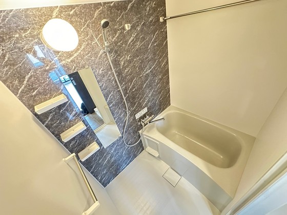 バス・シャワールーム　※別の部屋の写真です