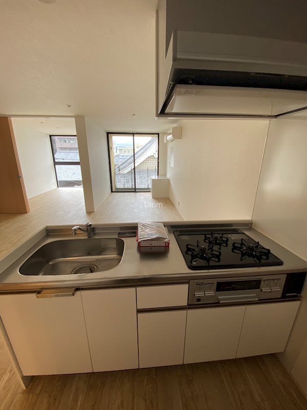 キッチン　※同タイプの他のお部屋です