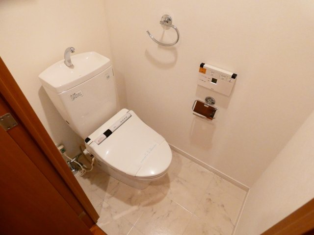 トイレ　写真は同タイプ住居です。