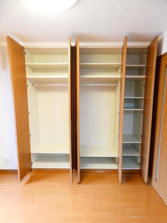 収納　写真は同タイプ住居です。