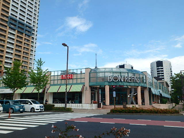 スーパー　ボンラパス百道店（スーパー）まで875m