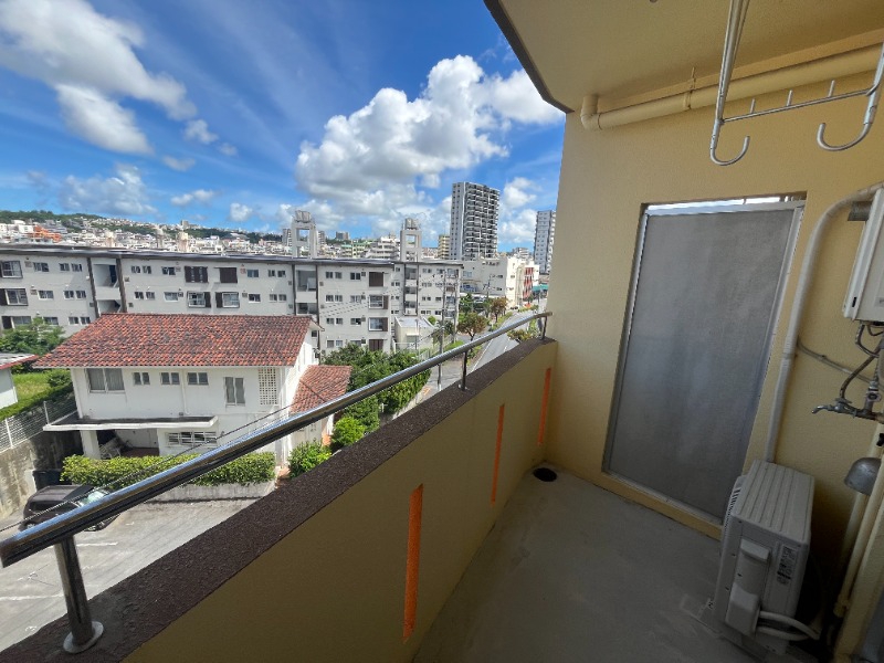 バルコニー　※別部屋の参考写真となります。