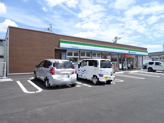 コンビニ　ファミリーマート浜松上島五丁目店（コンビニ）まで214m