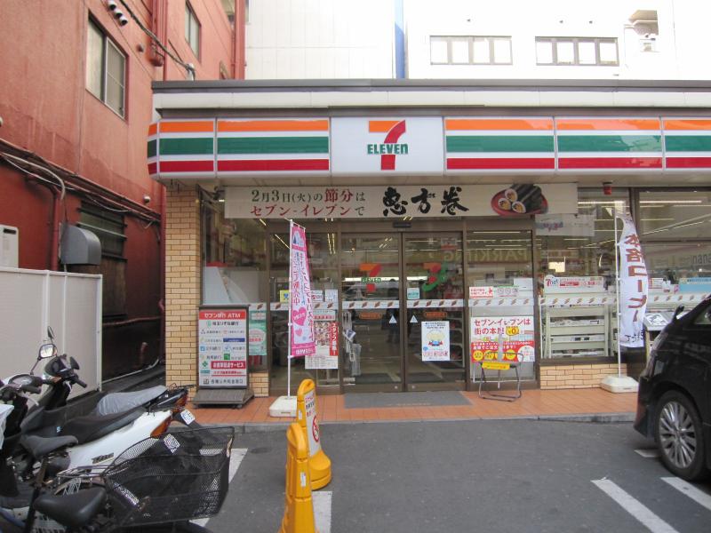 コンビニ　セブンイレブン 新越谷駅前通り店（コンビニ）まで134m
