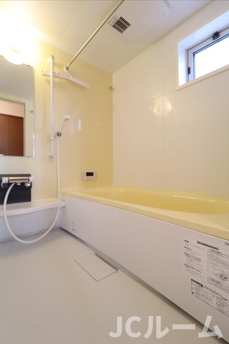 バス・シャワールーム　窓の有るお風呂☆