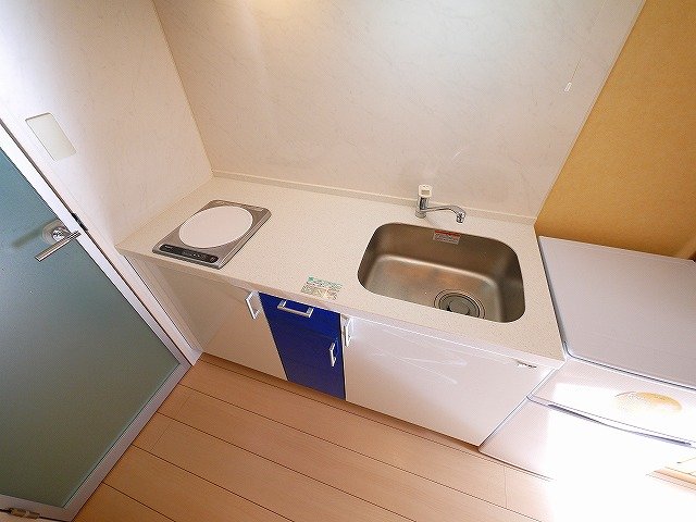 キッチン　IHコンロ一口付きのシステムキッチン