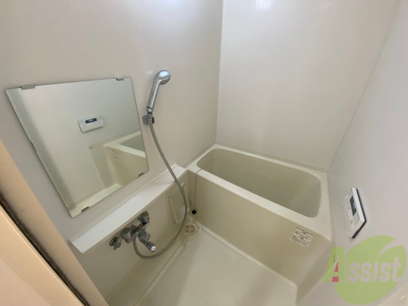 バス・シャワールーム　お風呂になります。一日の疲れを癒してくださいね。