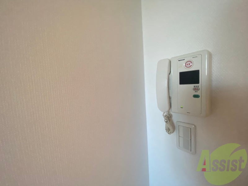 セキュリティ　ＴＶモニター付インターホンです。来客者の顔が見えるので安心！