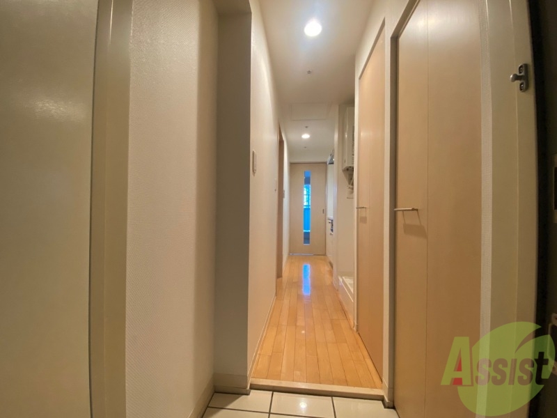 玄関　玄関です。すぐ広いリビングにつながっています。