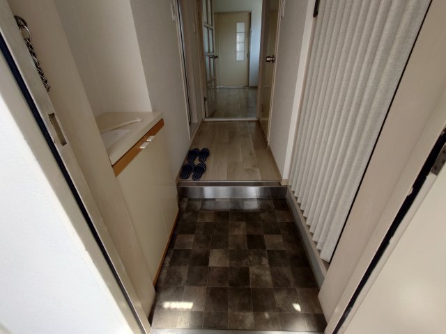 玄関　同物件別号室の写真です。