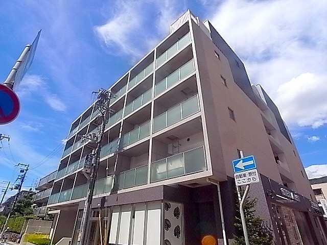 建物外観　タイル貼りの外観