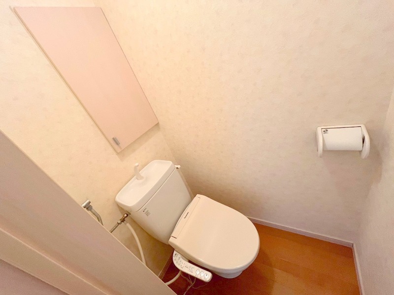 トイレ　ウォシュレット付き♪