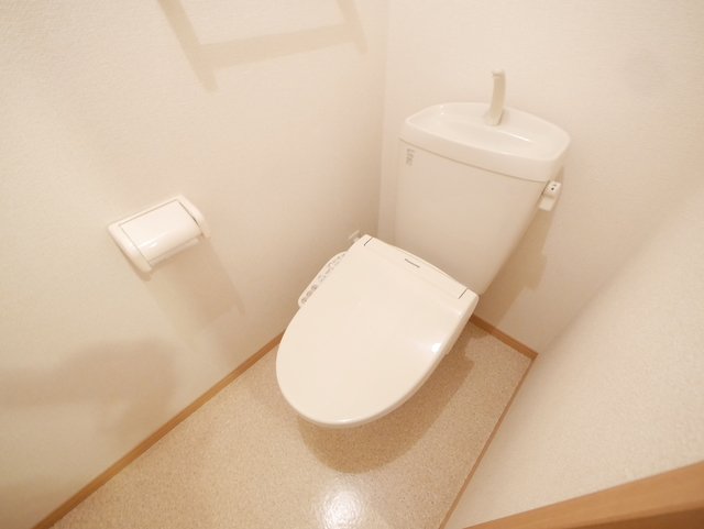 トイレ　★人気の温水洗浄便座付です★