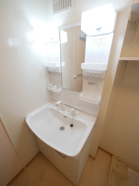 洗面設備　★人気の独立洗髪洗面化粧台で朝の準備にも便利ですね★