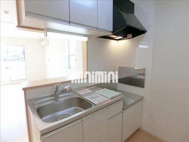 キッチン　※室内写真は反転タイプ別室サンプル写真。