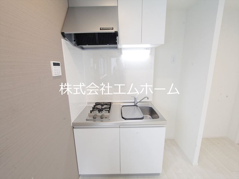 キッチン　システムキッチン（ガス2口コンロ付）同型写真